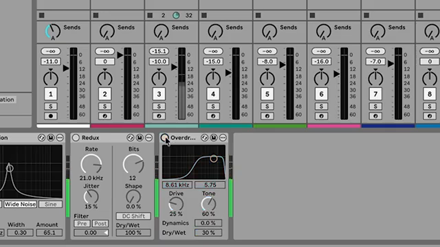 Und man hört, dass das wirklich für mehr Klarheit in den Drums sorgt.