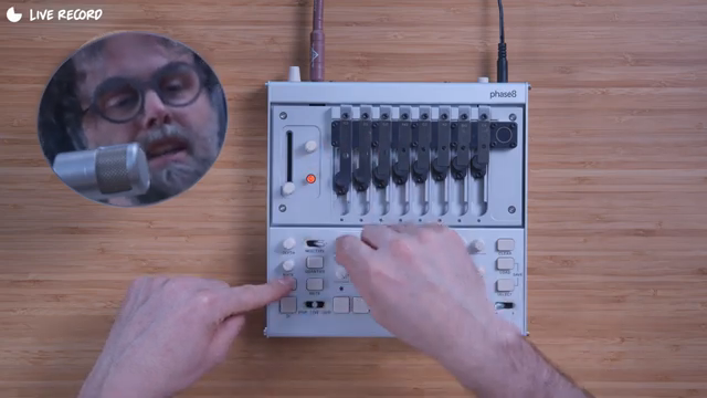 Immer wenn ich Rec gedrückt halte, kann ich Noten, Parameter und jeden Knopf und Schalter aufnehmen.