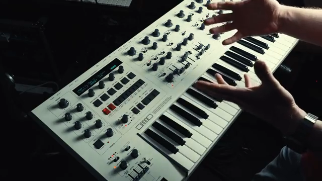 Wie bei einem Formel-1-Auto: Wenn du voll aufs Gas steigst und die Kupplung fliegen lässt, drehst du dich raus.