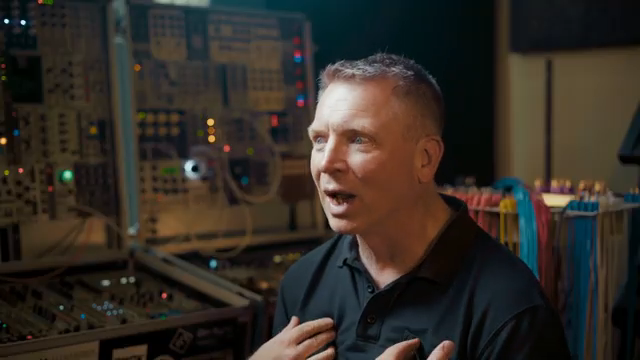 Ich möchte, dass die Leute ihre eigenen Sounds machen. Was ein bisschen im Widerspruch zu meinem Job steht, denn ich mache Sounds für…