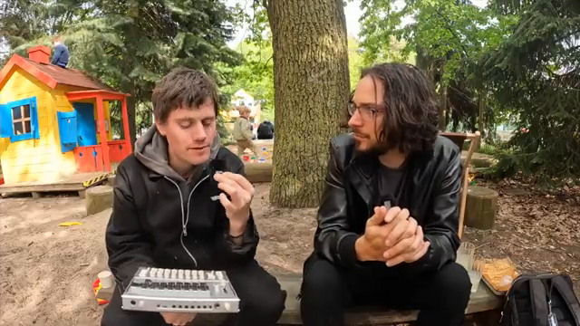 Wie können wir Akustik in Elektronik einbetten?