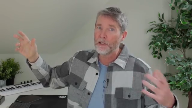 Ich habe echt viel Gear-Gewissensbisse, wenn Instrumente nur Staub ansetzen und ich sie kaum benutze – außer für Videos.