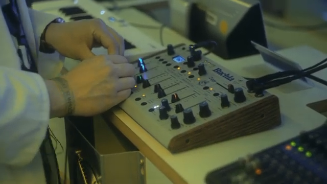 Das ist in mancher Hinsicht ein tieferes Instrument, als Buchla es bisher gebaut hat.