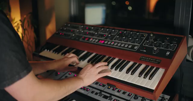 Devin Belangers Vintage-Synth-Besessenheit: Alte Kisten, neue Tricks, null Menüs