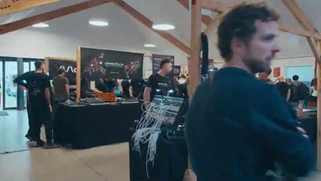 Ich glaube nicht, dass wir das Event zu einer großen Messe wie Superbooth oder NAMM aufblasen wollen.