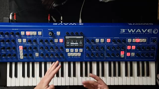 Ich muss einfach sagen, ich bin immer noch geflasht von dem Sound, der aus diesem Synthesizer kommt.