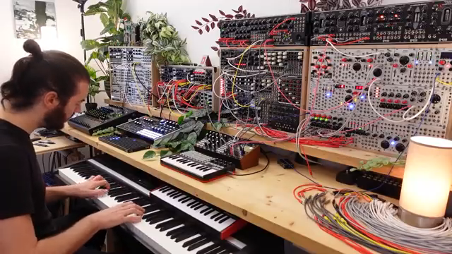 Monotrail Tech Talks tragbares Eurorack: Kleines Case, große Zähne