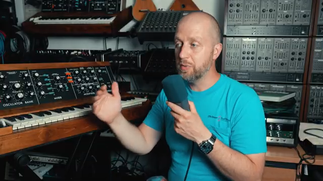 Es gibt eine dritte Oszillator-Platine, die beim Tracking, Scaling und der Stabilität am besten ist, aber am schlechtesten klingt. Da fehlt…