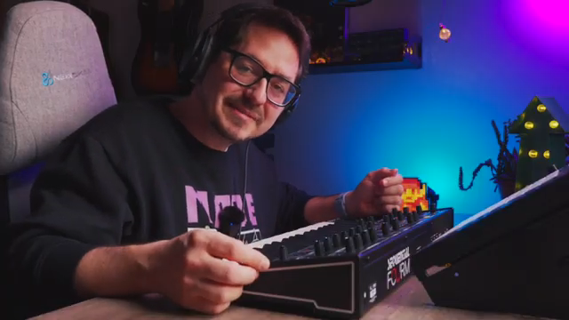 Ja, der Bass bei dem Ding ist ziemlich solide.