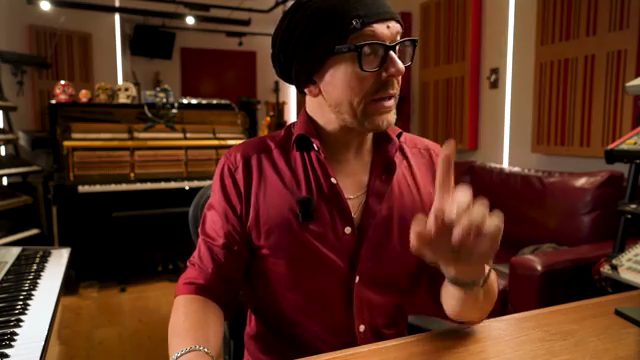 Das sind richtig mächtige Backing Vocals. Ich habe die nie gehört, weil sie wohl im Mix vergraben sind.