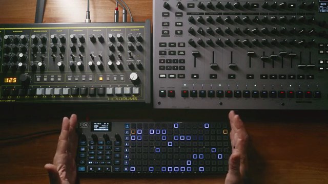 Das Großartige an einem externen Sequencer ist, dass man dessen Logik einmal lernt und dann auf jedes Instrument anwenden kann.