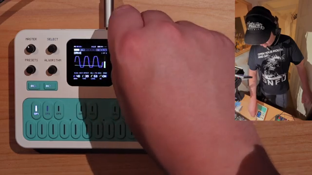 Oh, jetzt laggt es ein bisschen, das sehe ich zum ersten Mal – was auf dem Screen passiert, ist eigentlich nicht viel, aber vielleicht ist…